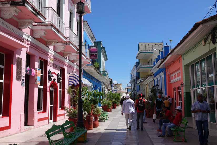 Rue independencia à Sancti SPiritus voyage Cuba